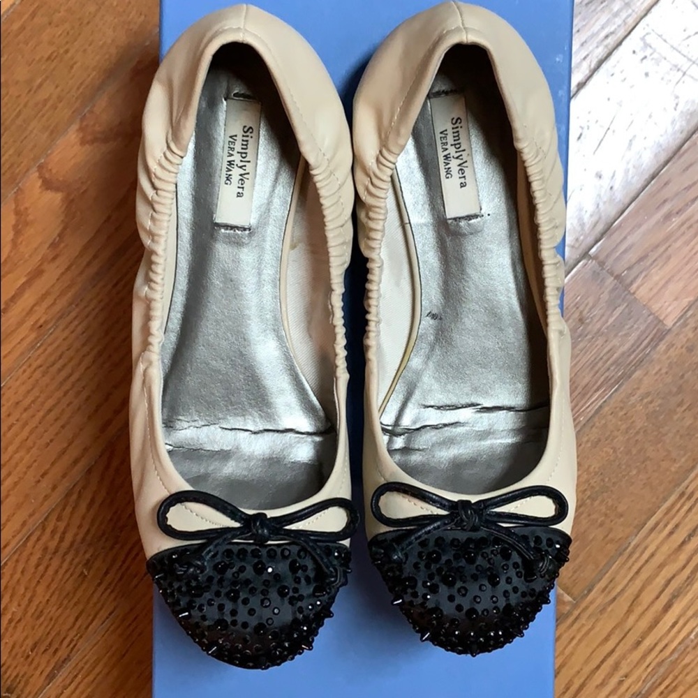 🟣 Vera Wang simply studded flats cream black 7.5